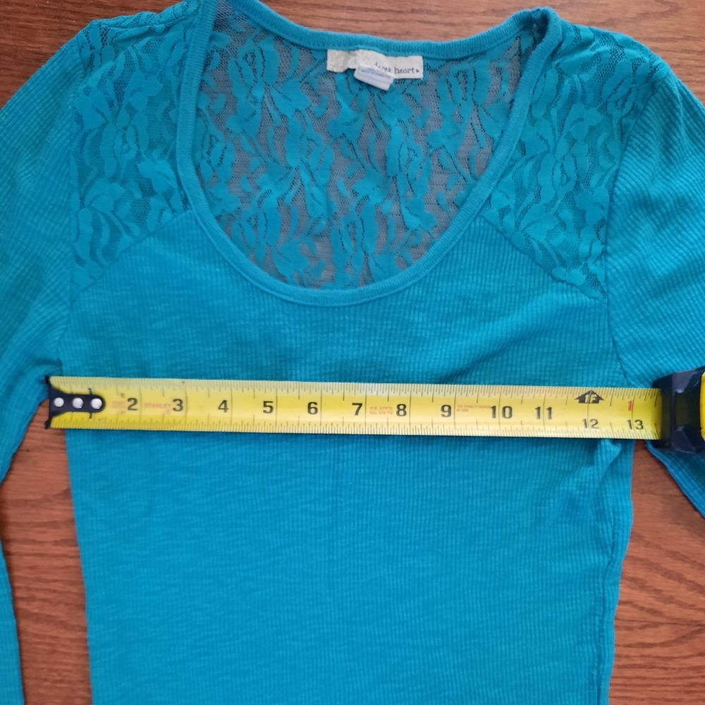 Cute, lacey, Teal blue long sleeve top